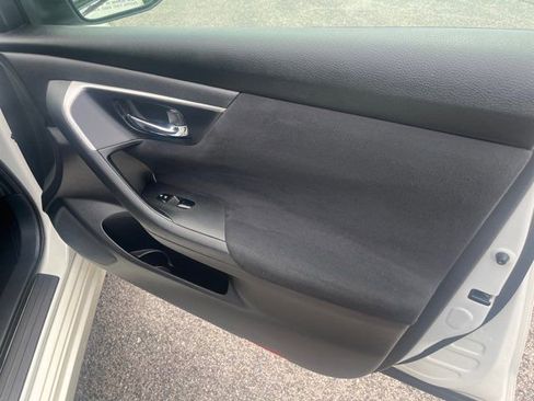 Used 2015 Nissan Altima 2.5 SV FWD image 21