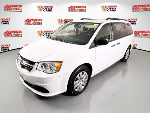 Used 2019 Dodge Grand Caravan SE w/ UConnect Hands-Free Group FWD image 13