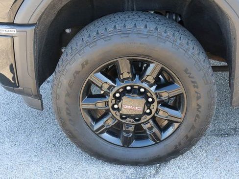 Used 2024 GMC Sierra 2500 AT4 w/ Snow Plow Prep/Camper Package image 7