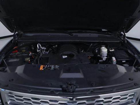 Used 2019 Chevrolet Suburban LT image 32