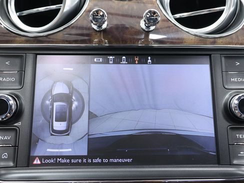 Used 2020 Bentley Bentayga Plug-In Hybrid AWD/4WD image 35