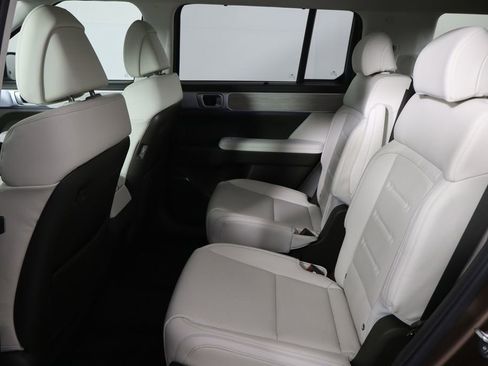 Used 2025 Hyundai Santa Fe Calligraphy AWD/4WD image 16