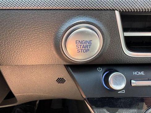 Used 2025 Hyundai Sonata SE FWD image 21