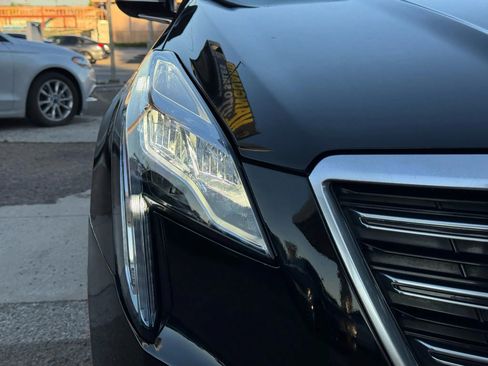 Used 2018 Cadillac XTS Luxury image 5