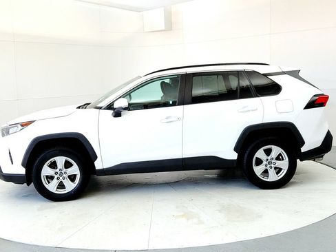 Used 2021 Toyota RAV4 XLE w/ Convenience Package AWD/4WD image 3