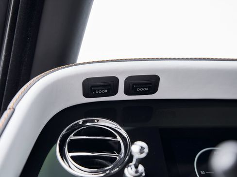 Used 2026 Rolls-Royce Cullinan AWD/4WD image 62