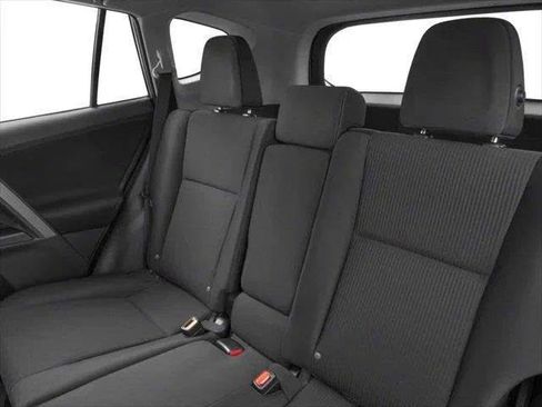 Used 2018 Toyota RAV4 LE w/ All Weather Liner Package AWD/4WD image 20