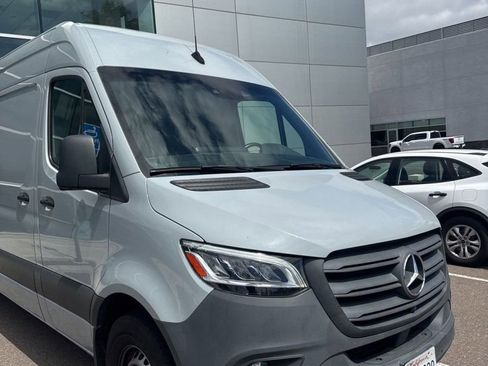Used 2023 Mercedes-Benz Sprinter 2500 image 3