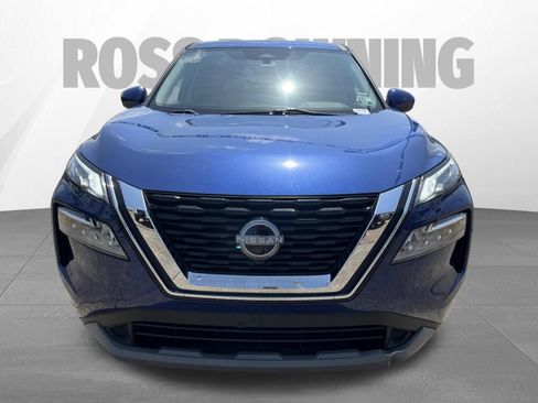 Used 2023 Nissan Rogue SV FWD image 2