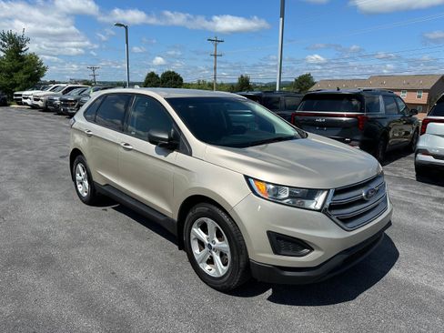 Used 2017 Ford Edge SE AWD/4WD image 3