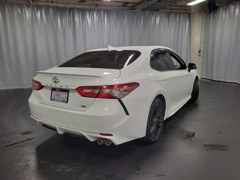 Used 2019 Toyota Camry SE FWD image 8