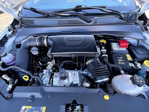 Certified 2025 Jeep Compass Sport image 9