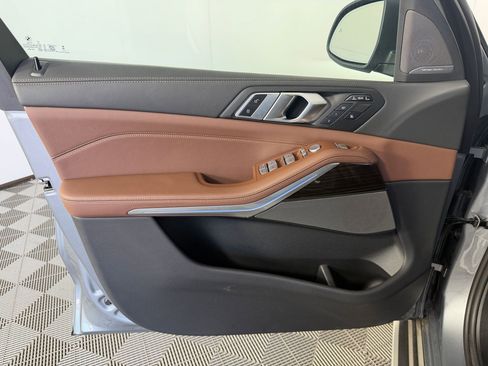 Certified 2025 BMW X7 xDrive40i w/ Premium Package AWD/4WD image 12