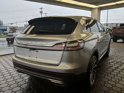 Used 2021 Lincoln Nautilus Reserve w/ Equipment Group 201A image 5