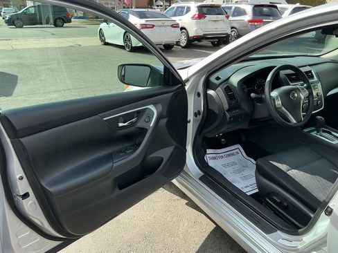 Used 2017 Nissan Altima 2.5 S w/ Power Driver Seat Package FWD image 5
