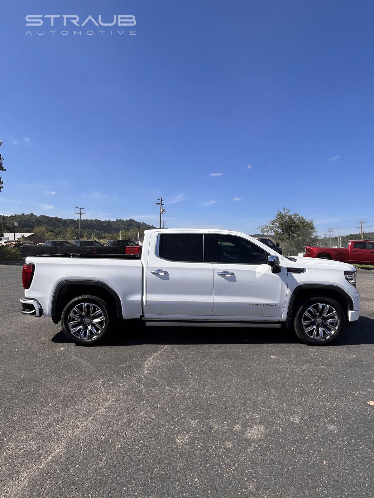 Used 2023 GMC Sierra 1500 Denali w/ Denali Reserve Package AWD/4WD image 11
