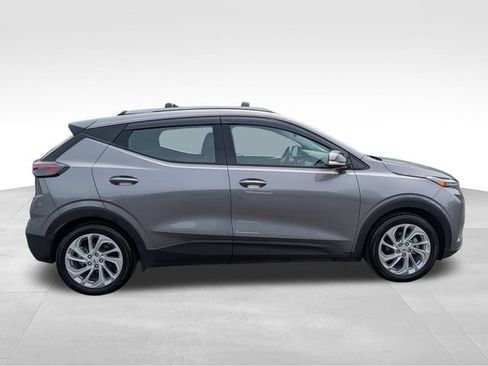 Used 2023 Chevrolet Bolt EUV LT w/ Driver Confidence Package FWD image 8