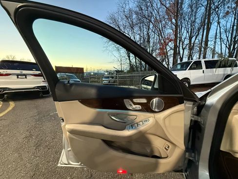 Used 2017 Mercedes-Benz C 300 Sedan image 9