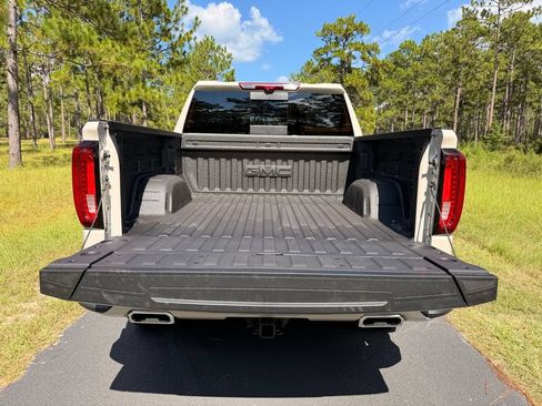 New 2026 GMC Sierra 1500 AT4 w/ Technology Package AWD/4WD image 6