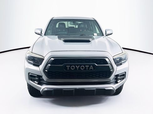 Used 2017 Toyota Tacoma TRD Pro AWD/4WD image 2