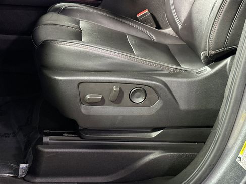 Used 2021 Chevrolet Suburban RST image 13