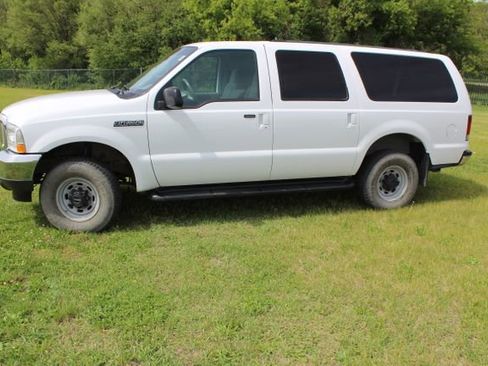 Used 2002 Ford Excursion XLT AWD/4WD image 39