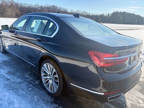 Used 2018 BMW 750i xDrive image 21