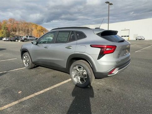 New 2026 Chevrolet Trax LT image 6