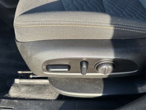 Used 2021 Chevrolet Equinox LT AWD/4WD image 5