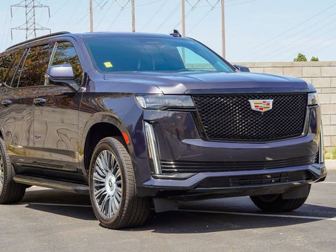 Used 2023 Cadillac Escalade Sport Platinum AWD/4WD image 5