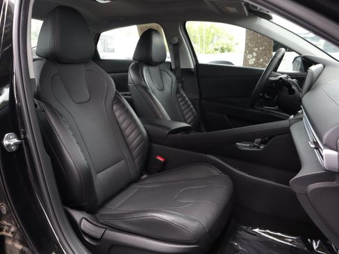 Used 2023 Hyundai Elantra Limited FWD image 29