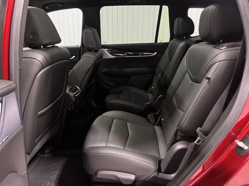 Used 2024 Cadillac XT6 Premium Luxury w/ Technology Package image 25