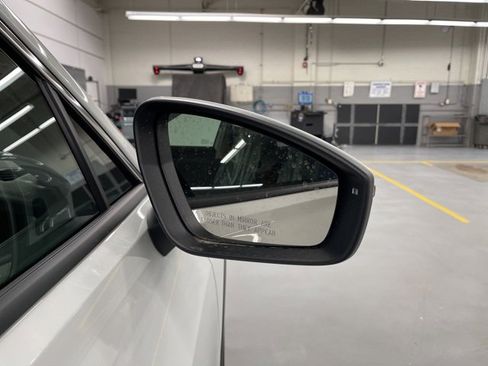 New 2026 Volkswagen Tiguan SE image 7