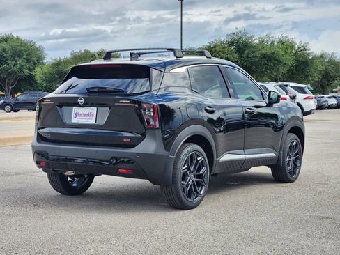 New 2025 Nissan Kicks SR image 4