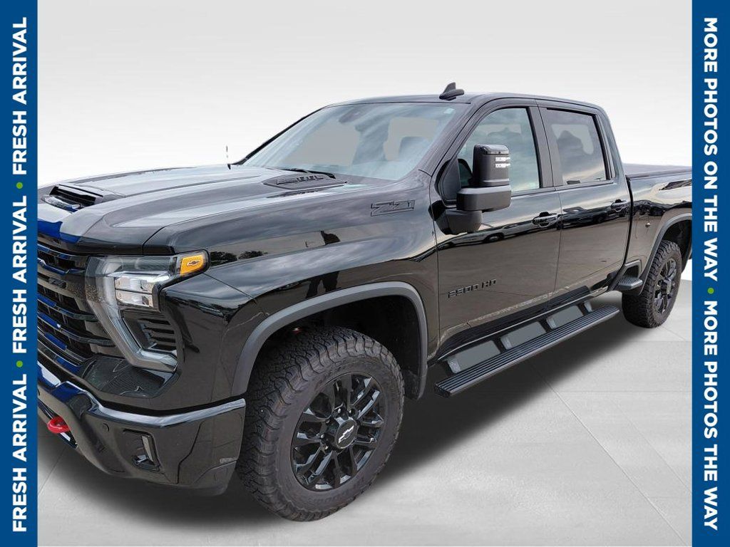 Used 2025 Chevrolet Silverado 2500 LT w/ Trail Boss Package AWD/4WD image 1