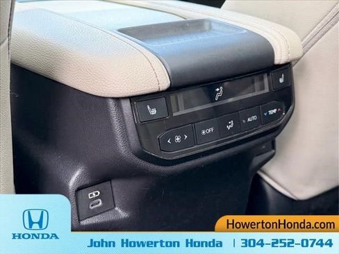 Used 2024 Toyota Grand Highlander Limited AWD/4WD image 16