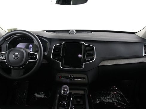 Certified 2023 Volvo XC90 T8 Ultimate w/ Protection Package Premier image 7