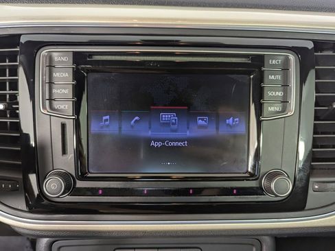 Used 2016 Volkswagen Beetle 1.8T SE image 26