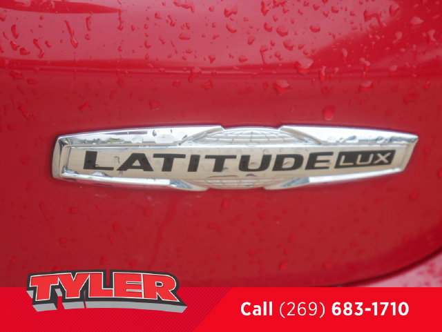 Used 2023 Jeep Compass Latitude AWD/4WD image 14