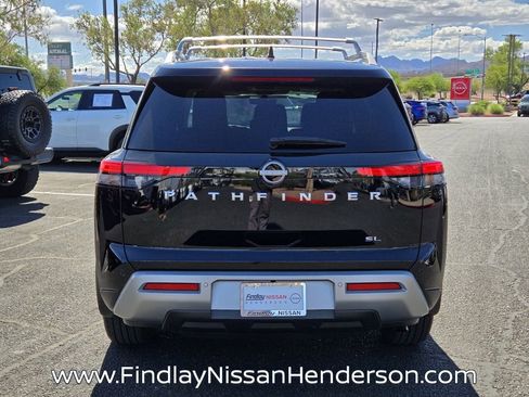 Used 2025 Nissan Pathfinder SL image 5