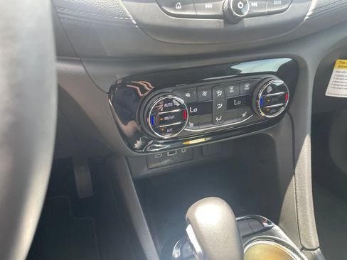 Used 2023 Buick Encore GX Select FWD image 18