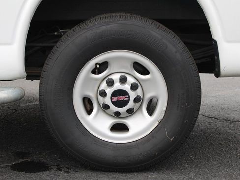 Used 2023 GMC Savana 2500 w/ Driver Convenience Package image 11