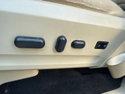 Used 2017 Ford Expedition Limited w/ Equipment Group 301A AWD/4WD image 30