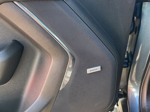 Used 2021 Chevrolet Tahoe Z71 image 11