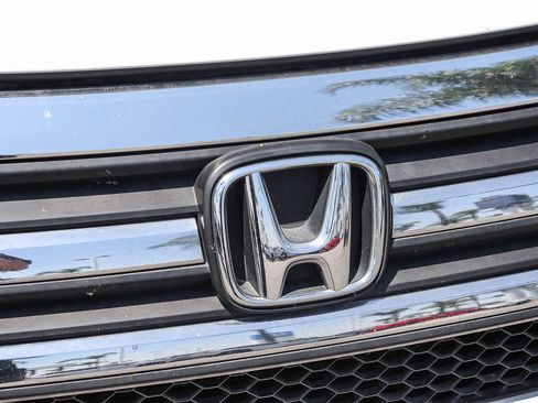 Certified 2018 Honda Pilot LX image 4