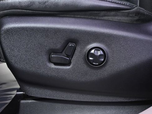 Used 2017 Chrysler Pacifica Touring-L Plus FWD image 14