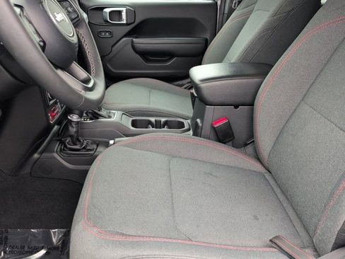 Used 2025 Jeep Wrangler Unlimited Rubicon w/ Convenience Group image 24