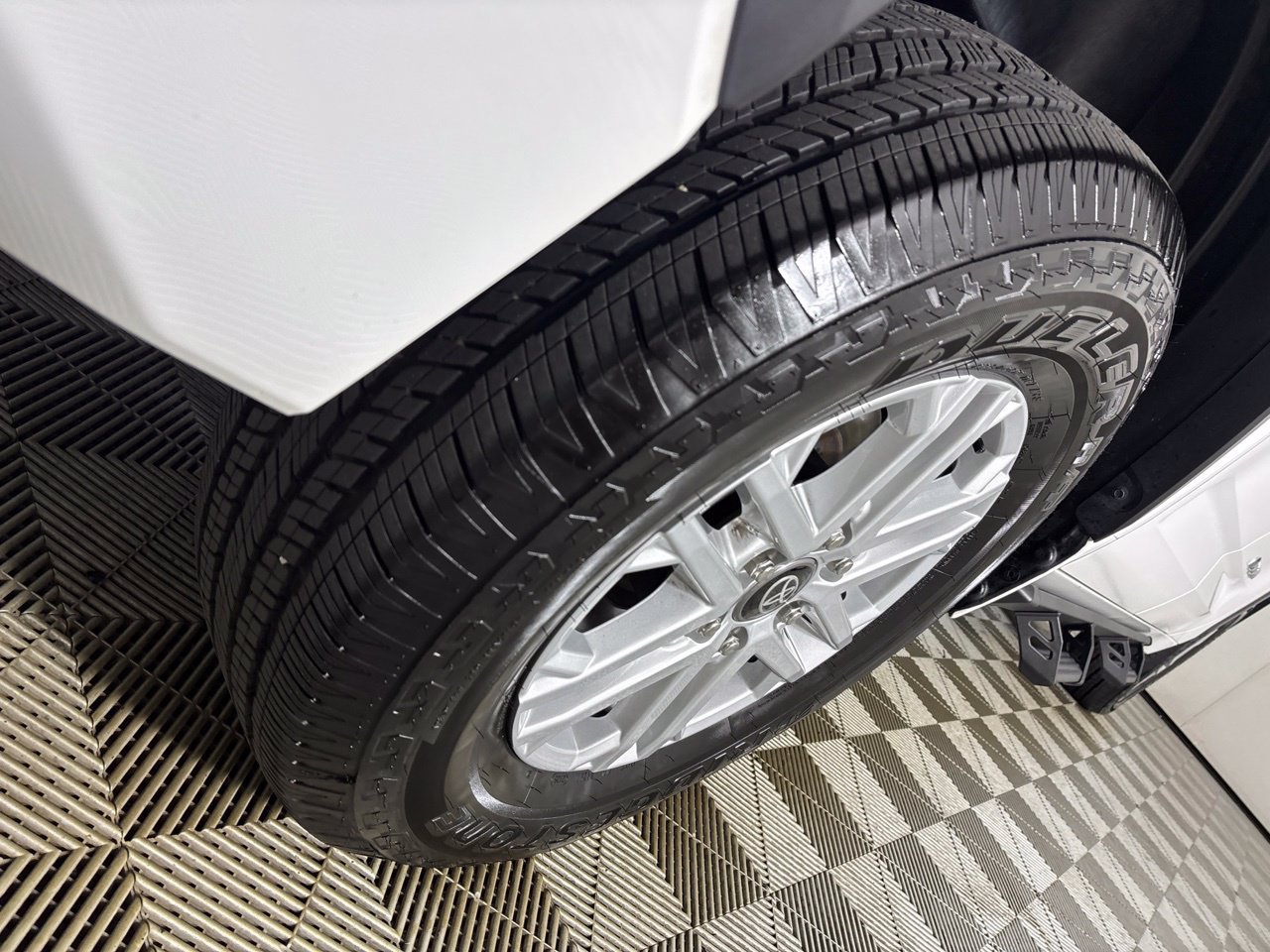Used 2026 Toyota Tundra SR5 AWD/4WD image 32