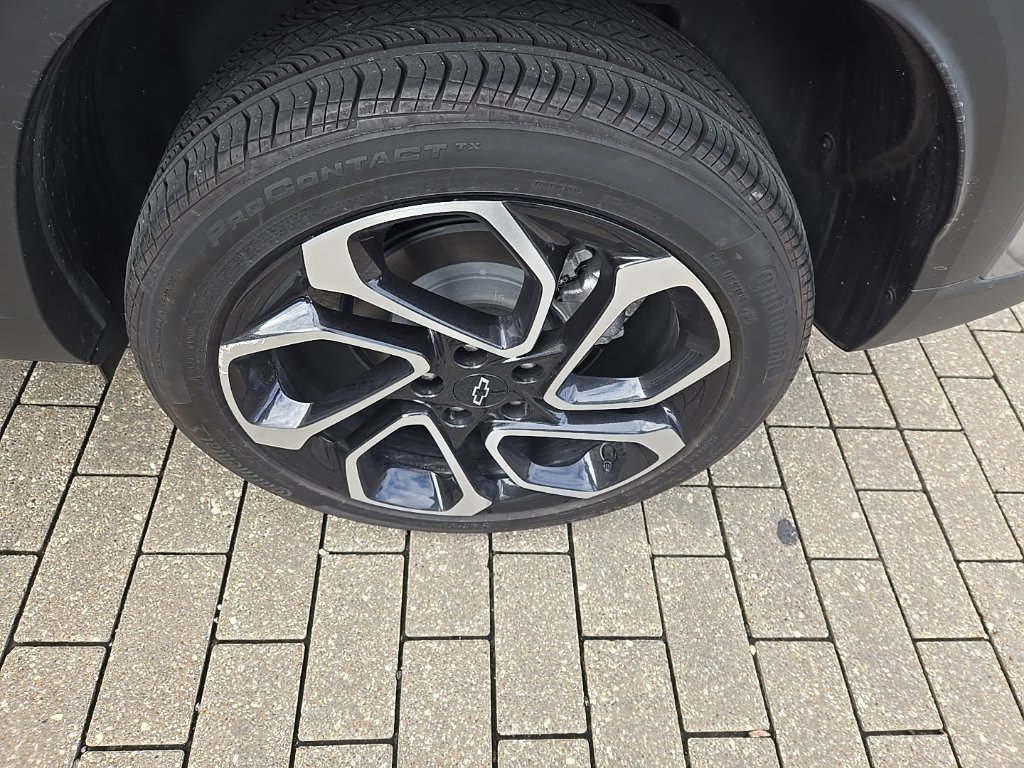Used 2025 Chevrolet Trax RS w/ Sunroof Package FWD image 10