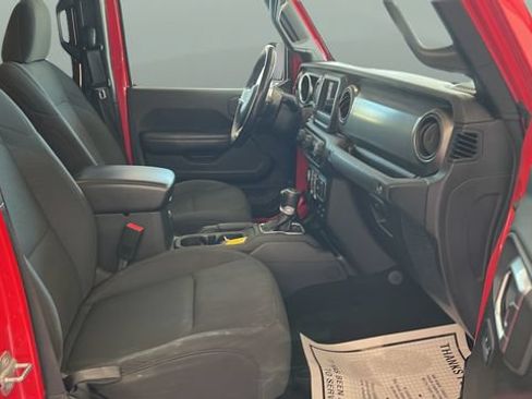 Used 2020 Jeep Gladiator Sport w/ Technology Group AWD/4WD image 25